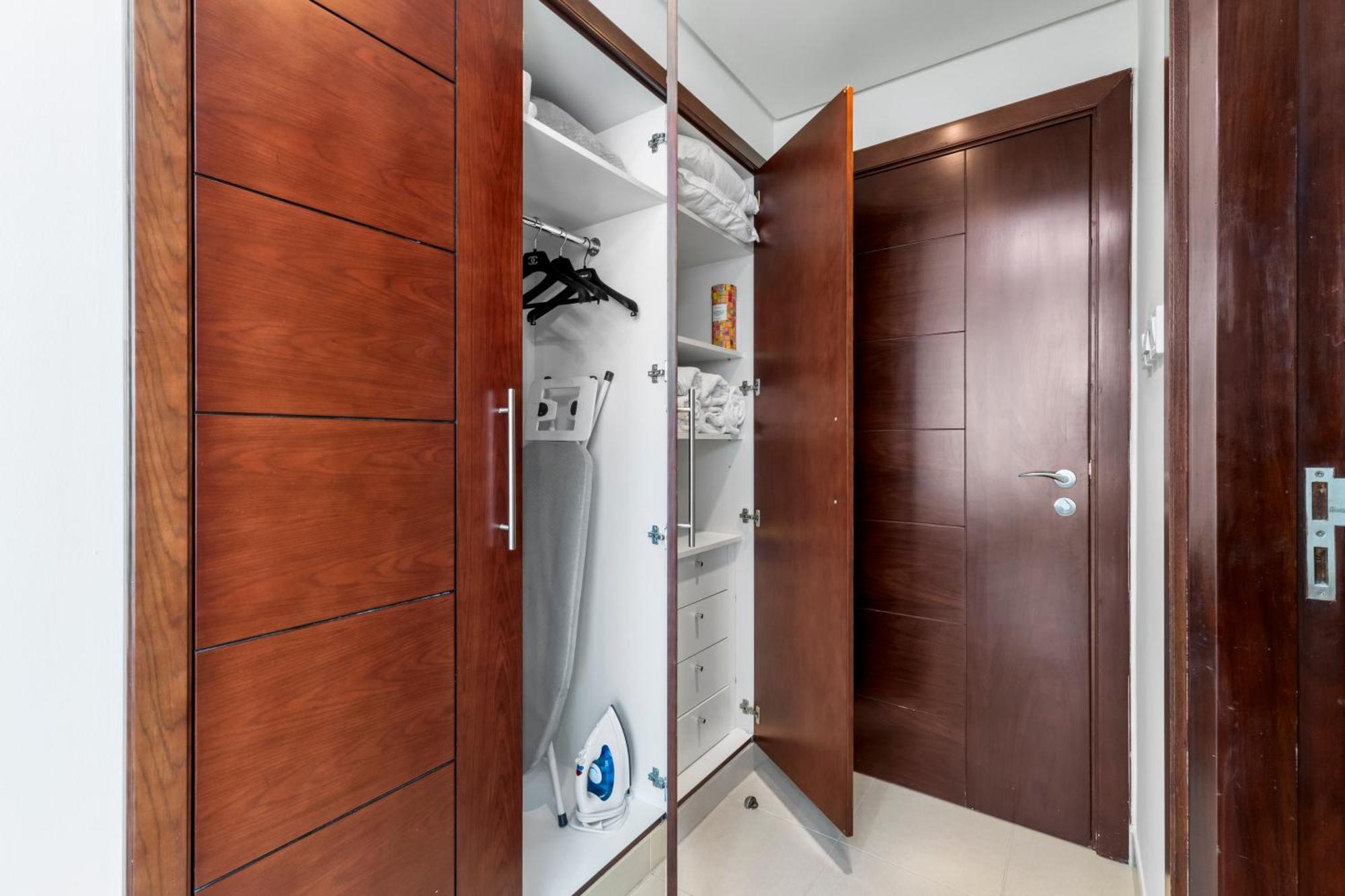 Apartment Stylish 1 Bedroom - Burj Khalifa View- 5mn Walk To Mall-apartment In Burj Views Tower