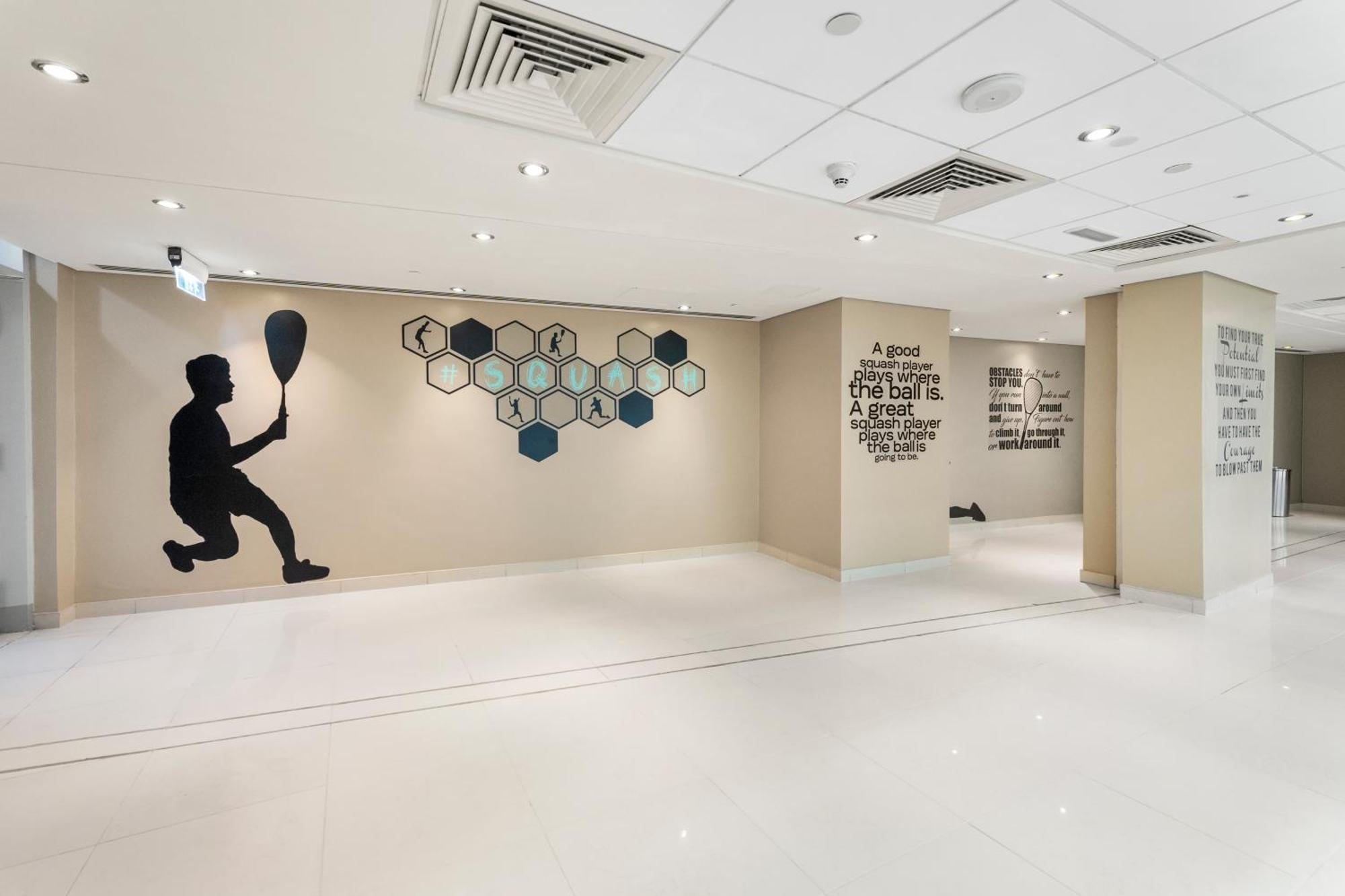 Stylish 1 Bedroom - Burj Khalifa View- 5mn Walk To Mall-apartment In Burj Views Tower * Dubai