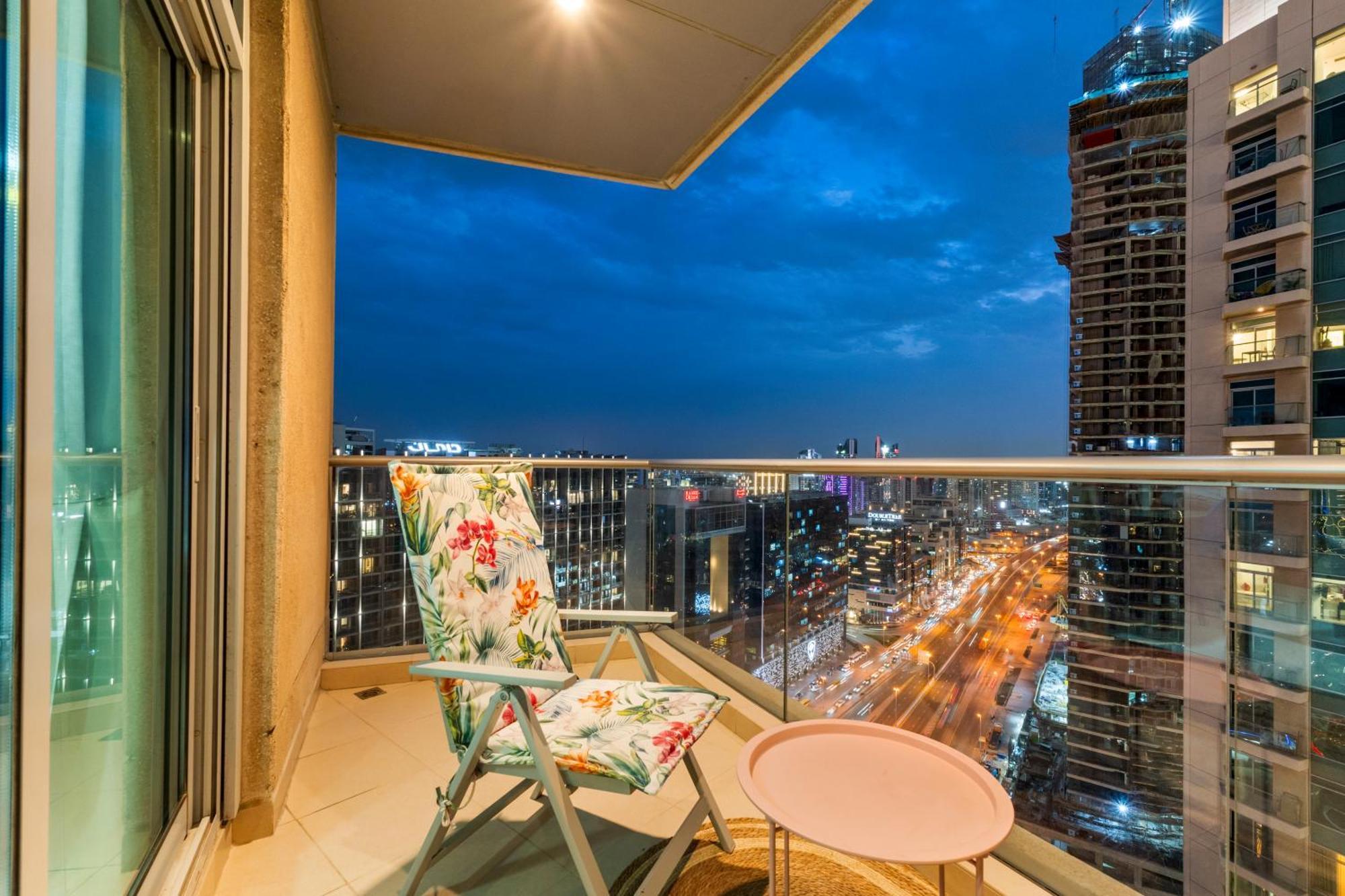 Apartment Stylish 1 Bedroom - Burj Khalifa View- 5mn Walk To Mall-apartment In Burj Views Tower Dubai