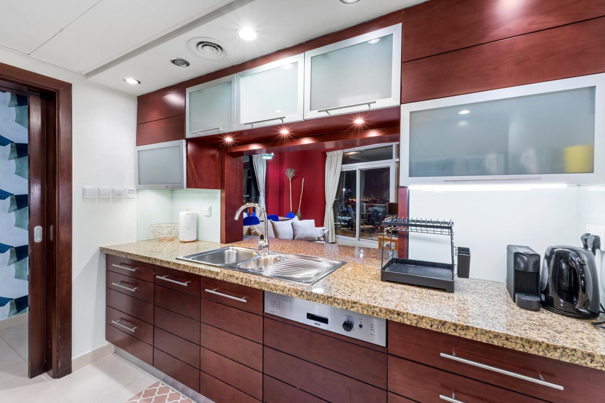 Stylish 1 Bedroom - Burj Khalifa View- 5mn Walk To Mall-apartment In Burj Views Tower Apartment *